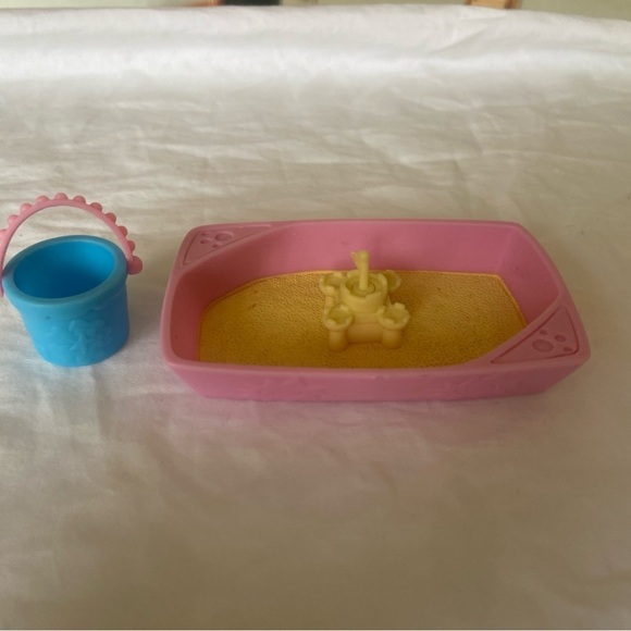 Littlest Pet Shop Sandbox With Sand bucket - Picture 3 of 11